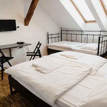 Bed & Breakfast Atticus 2*