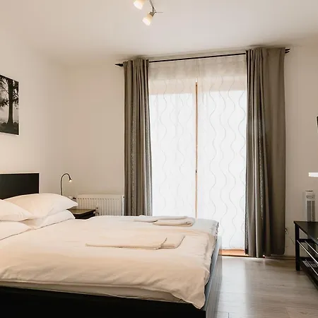 Bed & Breakfast Atticus 2*